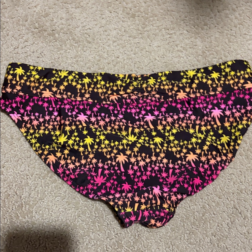 Tropical Bikini - Picture 5 of 5